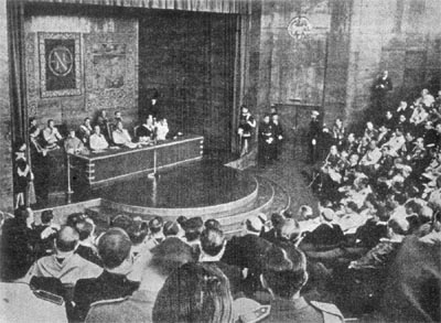 Ceremonia de inauguraci&oacute;n de la Ciudad Universitaria de Madrid, y del Curso acad&eacute;mico 1943-44, celebrada en el Paraninfo de la Facultad de Filosof&iacute;a y Letras el 12 de octubre de 1943, D&iacute;a de la Hispanidad, bajo la presidencia del Caudillo, Jefe del Estado y General&iacute;simo de los Ej&eacute;rcitos de Espa&ntilde;a