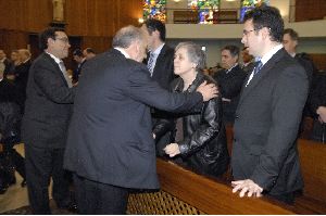 Dolor. Gotor y Vázquez dan el pésame a la viuda y los hijos / J. D. Dolor. Gotor y Vázquez dan el pésame a la viuda y los hijos / J. D.