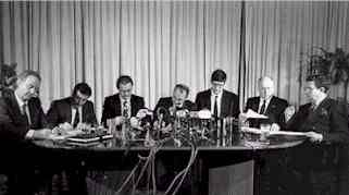 Acto de la firma del Pacto de Ajuria Enea