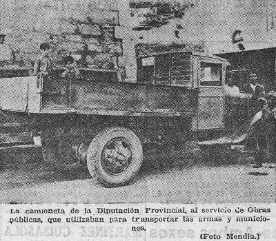 La camioneta de la Diputación Provincial, al servicio de Obras públicas, que utilizaban para transportar las armas y municiones - Foto Mendía - Región, Oviedo, 12 de septiembre de 1934 camioneta