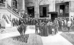 Inauguración de la Biblioteca Menéndez y Pelayo, de Santander, con asistencia de S.M. el Rey Alfonso XIII